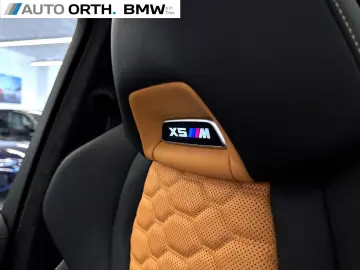 BMW X5 M Competition PANO MASSAGE SITZLÜFT AHK B&W