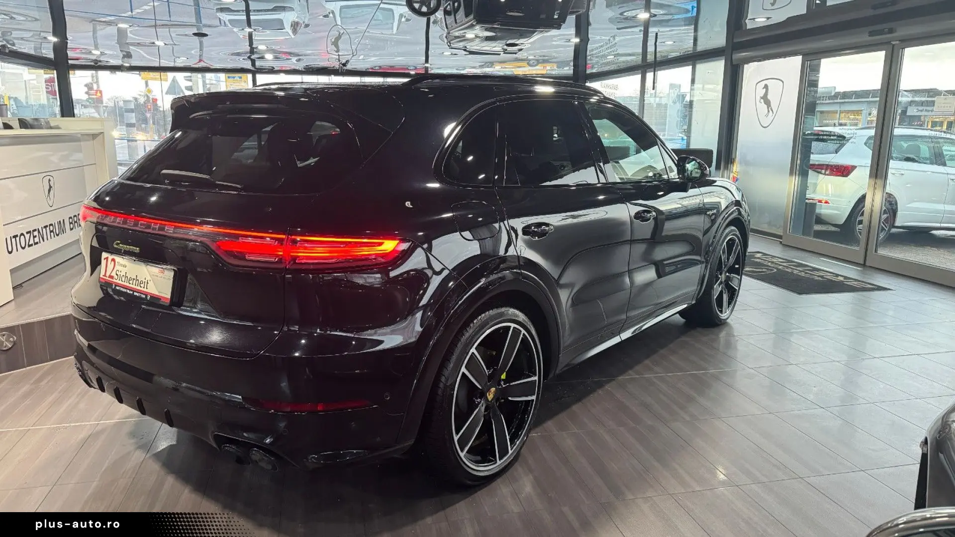 PORSCHE Cayenne E-Hybrid Sport Design Pano Matrix 360