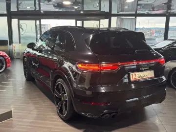 PORSCHE Cayenne E-Hybrid Sport Design Pano Matrix 360