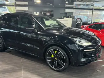 PORSCHE Cayenne E-Hybrid Sport Design Pano Matrix 360