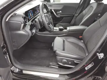 MERCEDES-BENZ A 250 Lim. e Progressive T-Leder Navi RfK MBUX