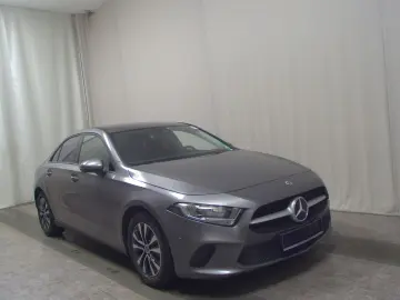 MERCEDES-BENZ A 180 Lim. d Navi Shz MBUX  PDC