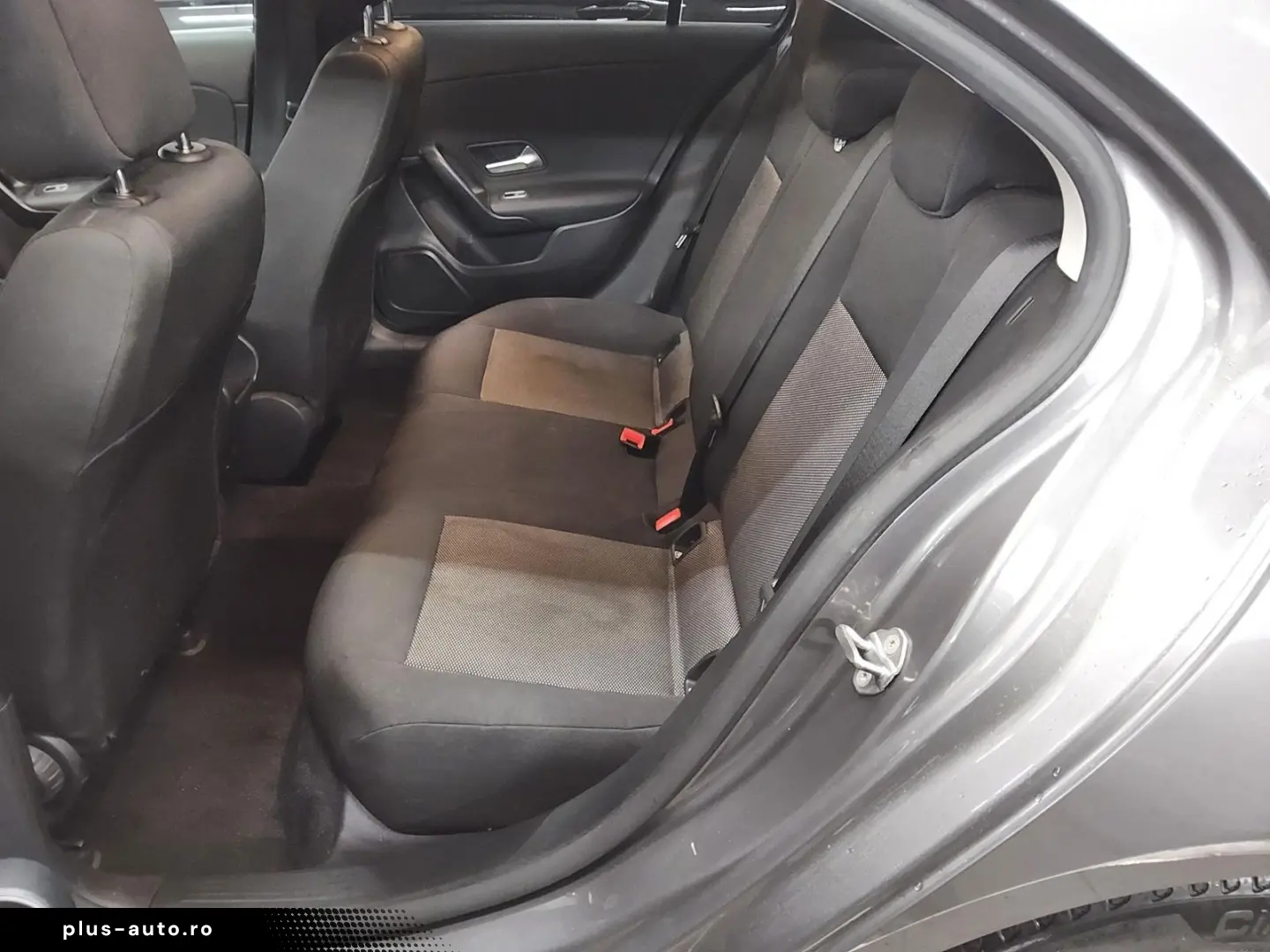 MERCEDES-BENZ A 180 Lim. d Navi Shz MBUX  PDC