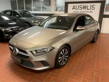 MERCEDES-BENZ A 180 D Limousine Navi MBUX Kamera AHK