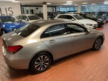 MERCEDES-BENZ A 180 D Limousine Navi MBUX Kamera AHK