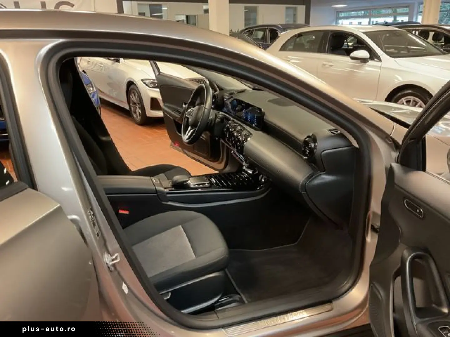 MERCEDES-BENZ A 180 D Limousine Navi MBUX Kamera AHK