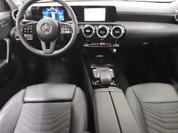 MERCEDES-BENZ A 200 Lim. Style Navi MBUX T-Leder PDC SHZ