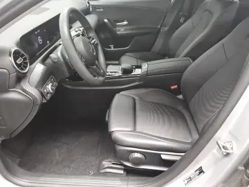 MERCEDES-BENZ A 200 Lim. Style Navi MBUX T-Leder PDC SHZ