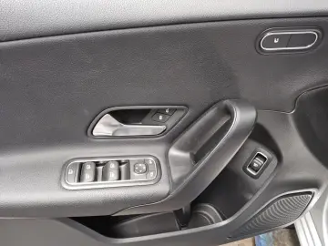 MERCEDES-BENZ A 200 Lim. Style Navi MBUX T-Leder PDC SHZ