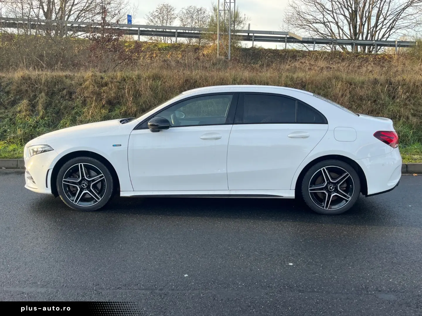 MERCEDES-BENZ A 250e AMG Limousine Edition LED Night Wide