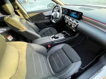 MERCEDES-BENZ A 250e AMG Limousine Edition LED Night Wide