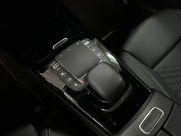 MERCEDES-BENZ A 180 d Style Limousine Digi Agility Park LED