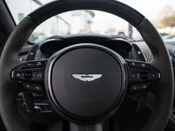 ASTON MARTIN DBX 707 V8 4x4