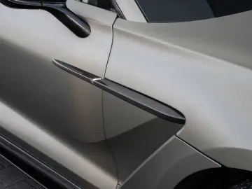 ASTON MARTIN DBX 707 V8 4x4