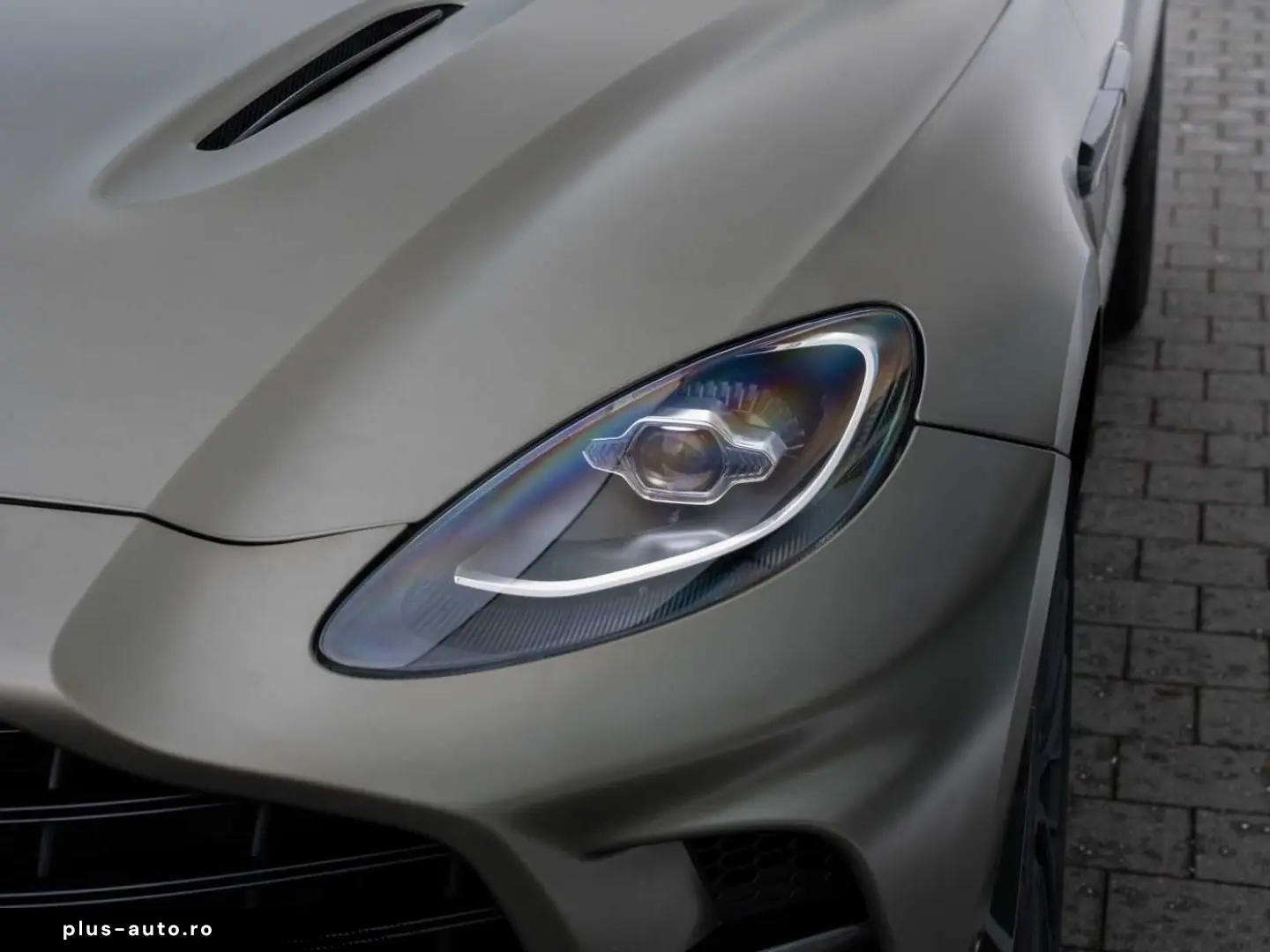 ASTON MARTIN DBX 707 V8 4x4