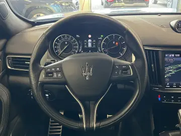 MASERATI Levante Modena S Pano. Leder Harman Kardon ACC