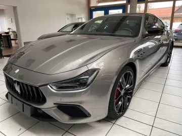 MASERATI Ghibli Modena S Q4  Nerissimo Schiebedach Carbon