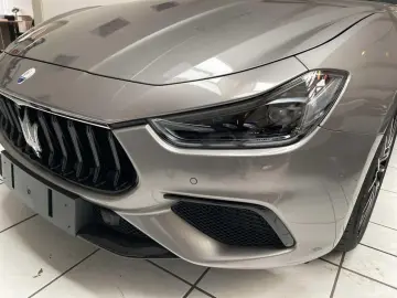 MASERATI Ghibli Modena S Q4  Nerissimo Schiebedach Carbon
