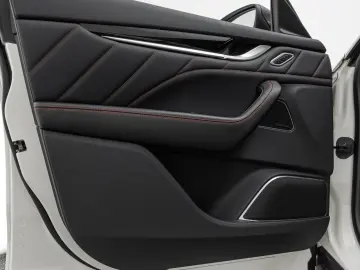 MASERATI Levante Modena S Ultima PANO   1. HAND