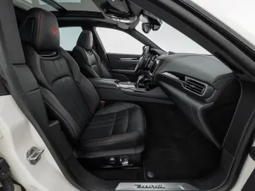 MASERATI Levante Modena S Ultima PANO   1. HAND