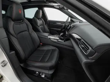 MASERATI Levante Modena S Ultima PANO   1. HAND