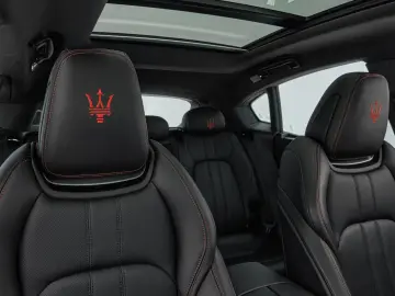 MASERATI Levante Modena S Ultima PANO   1. HAND