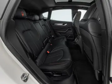 MASERATI Levante Modena S Ultima PANO   1. HAND