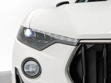 MASERATI Levante Modena S Ultima PANO   1. HAND