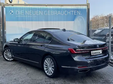 BMW 740d xDrive Glasdach AHK St-Hzg Massage DA-Prof