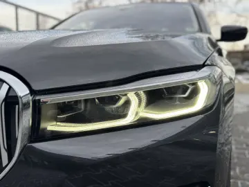 BMW 740d xDrive Glasdach AHK St-Hzg Massage DA-Prof