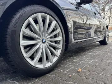 BMW 740d xDrive Glasdach AHK St-Hzg Massage DA-Prof