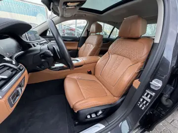 BMW 740d xDrive Glasdach AHK St-Hzg Massage DA-Prof