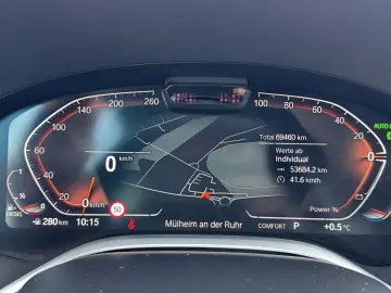 BMW 740d xDrive Glasdach AHK St-Hzg Massage DA-Prof