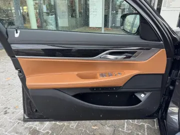 BMW 740d xDrive Glasdach AHK St-Hzg Massage DA-Prof