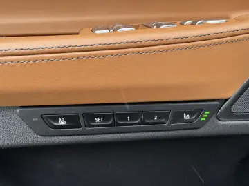 BMW 740d xDrive Glasdach AHK St-Hzg Massage DA-Prof