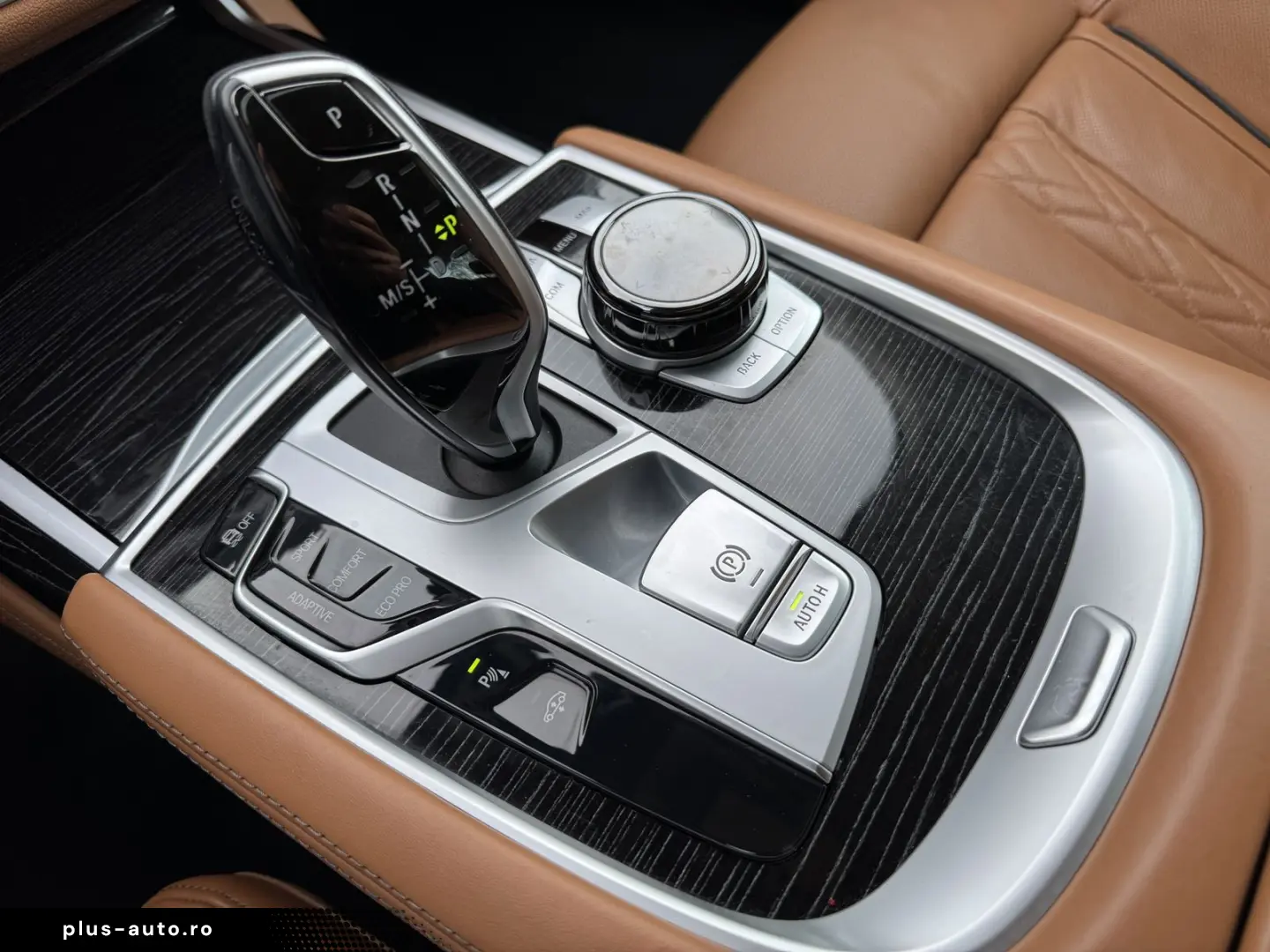 BMW 740d xDrive Glasdach AHK St-Hzg Massage DA-Prof