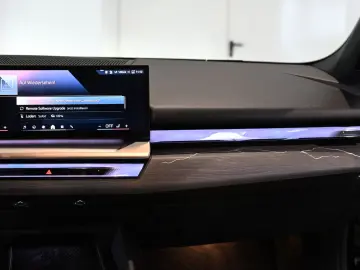 BMW i5 40 xDrive M Sport Pro Pano HUD ACC B&O