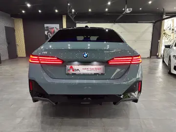 BMW i5 40 eDrive M Sport  PANORAMA   Iconic Glow B&W