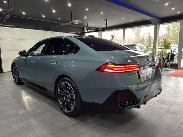 BMW i5 40 eDrive M Sport  PANORAMA   Iconic Glow B&W