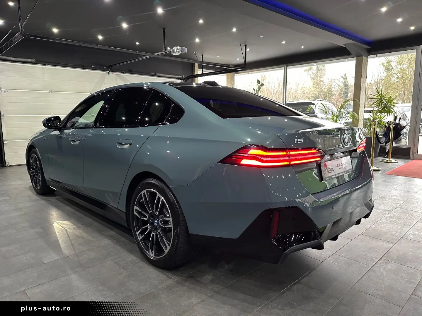 BMW i5 40 eDrive M Sport  PANORAMA   Iconic Glow B&W