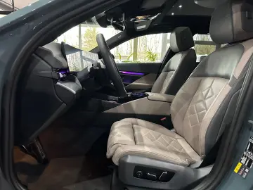 BMW i5 40 eDrive M Sport  PANORAMA   Iconic Glow B&W