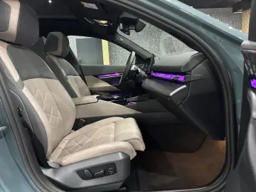 BMW i5 40 eDrive M Sport  PANORAMA   Iconic Glow B&W