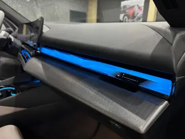 BMW i5 40 eDrive M Sport  PANORAMA   Iconic Glow B&W