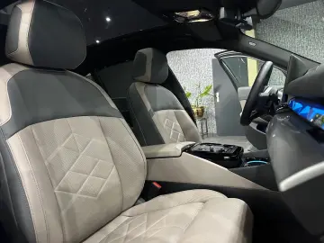 BMW i5 40 eDrive M Sport  PANORAMA   Iconic Glow B&W