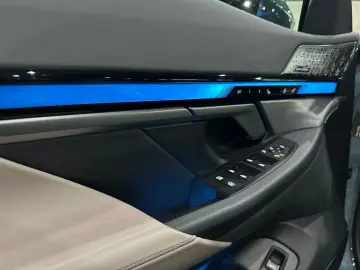 BMW i5 40 eDrive M Sport  PANORAMA   Iconic Glow B&W