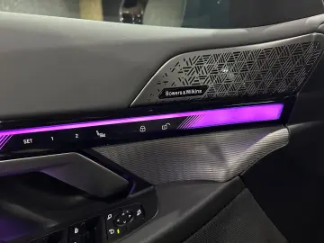 BMW i5 40 eDrive M Sport  PANORAMA   Iconic Glow B&W