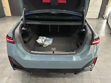 BMW i5 40 eDrive M Sport  PANORAMA   Iconic Glow B&W