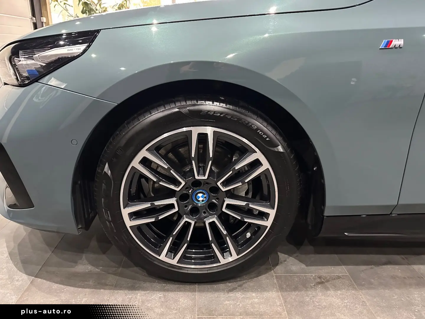 BMW i5 40 eDrive M Sport  PANORAMA   Iconic Glow B&W