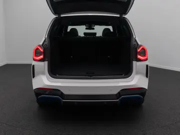 BMW iX3 Impressive ACC 360 HUD AHK DAB Panorama H K