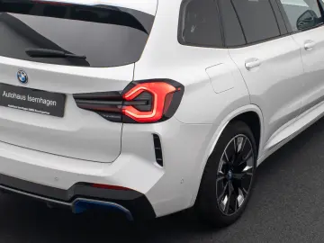 BMW iX3 Impressive ACC 360 HUD AHK DAB Panorama H K